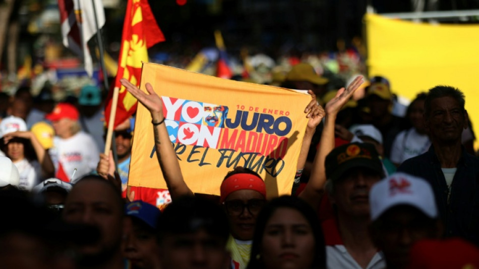  Grande pompe et militaires pour la troisième investiture de Maduro 