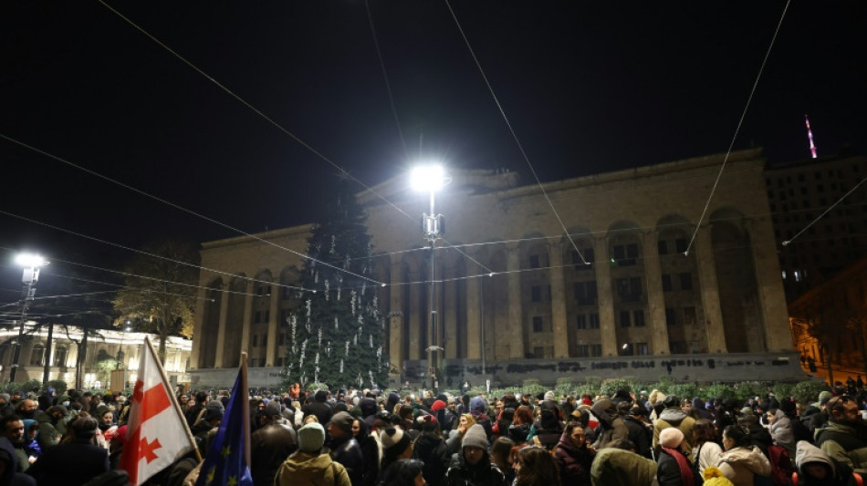 Géorgie: des milliers de manifestants pro-UE réunis pour une 12e nuit