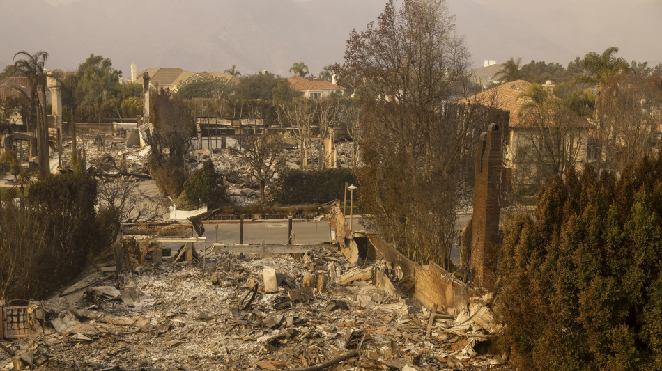  Sale il bilancio delle vittime a Los Angeles, 7 i morti 