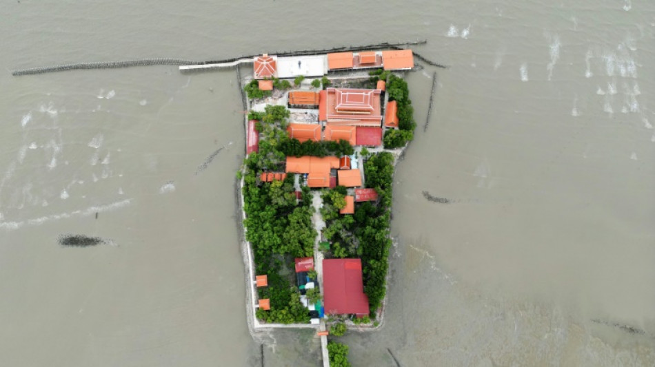 Tiny Thai school on the climate change front line