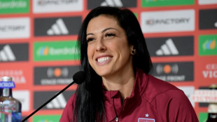 'O futebol continua a me dar vida', diz Jenni Hermoso